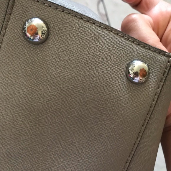 Large Micro Studded Hamilton MK - Picture 5 of 7